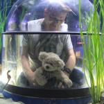 Big Ted and Steph watching seahorses